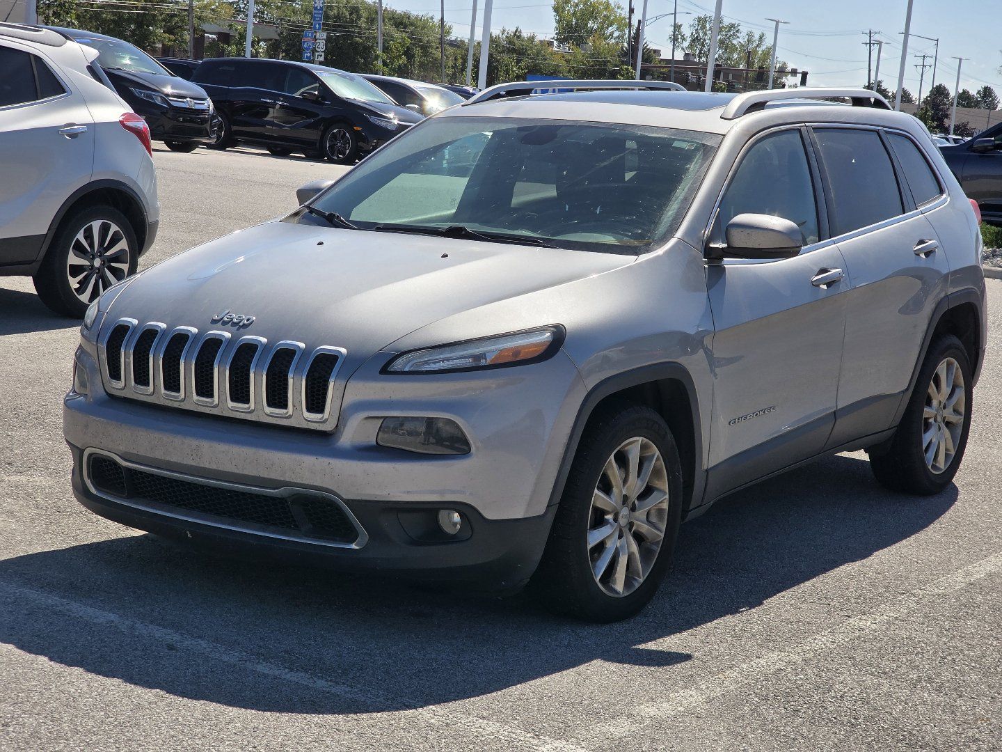 Used 2015 Jeep Cherokee Limited w/ Trailer Tow Group FWD image 4