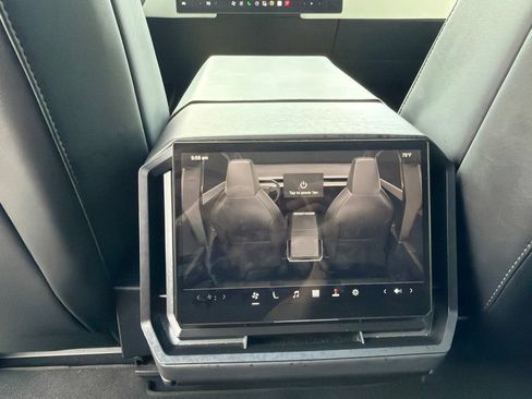 Used 2024 Tesla Cybertruck AWD Crew Cab image 13