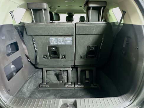 Used 2026 Kia Carnival FWD image 30