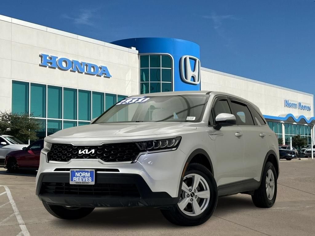 Used 2022 Kia Sorento LX AWD/4WD image 1