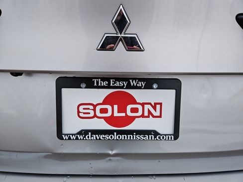 Used 2022 Mitsubishi Outlander SE image 29