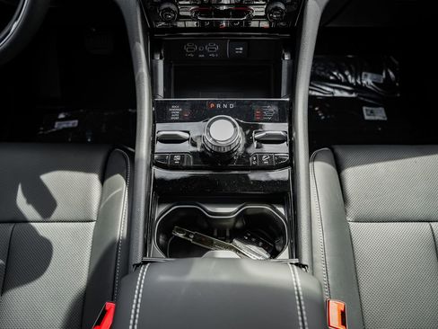 New 2025 Jeep Grand Cherokee Overland w/ Adv Protech Group III image 32