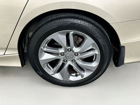 Used 2019 Honda Accord LX image 11
