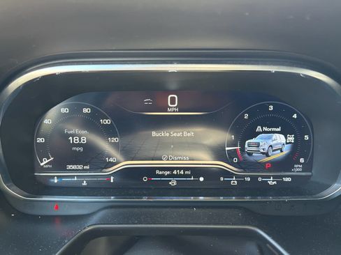 Used 2023 GMC Yukon XL SLT w/ SLT Luxury Package AWD/4WD image 8