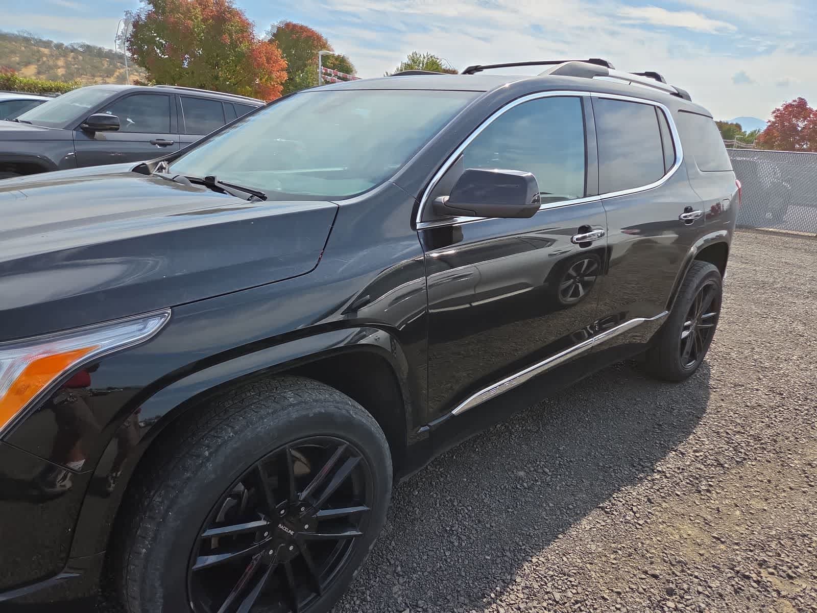 Used 2017 GMC Acadia Denali w/ Technology Package AWD/4WD image 2