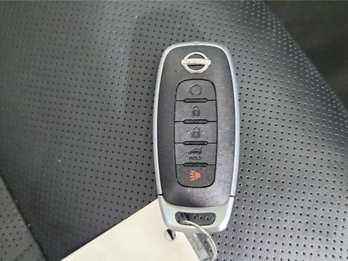 Used 2023 Nissan Rogue Platinum w/ Platinum Premium Package FWD image 23