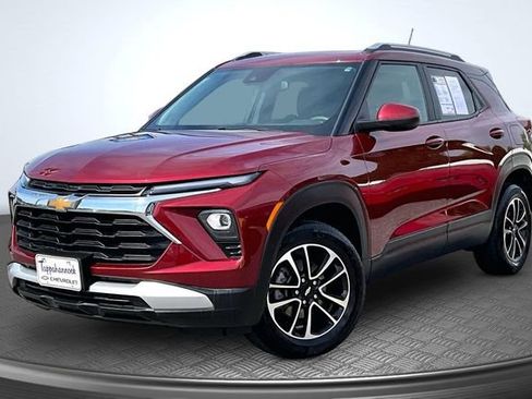 Used 2025 Chevrolet TrailBlazer LT image 1