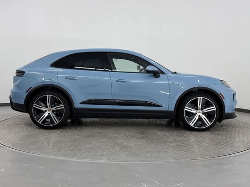 Used 2025 Porsche Macan Electric image 8