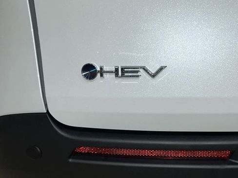 New 2026 Toyota Sienna XLE image 9