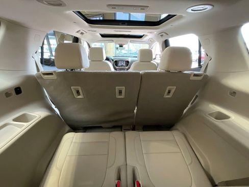 Used 2020 GMC Acadia Denali w/ Denali Ultimate Package AWD/4WD image 26