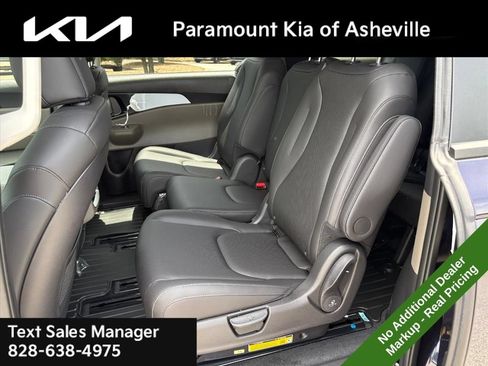 New 2026 Kia Carnival FWD image 21