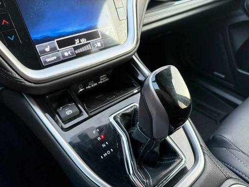 Used 2025 Subaru Outback Limited AWD/4WD image 23