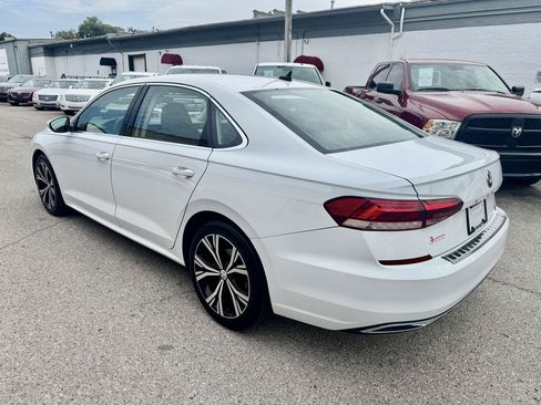 Used 2021 Volkswagen Passat 2.0T SE FWD image 4