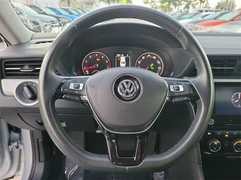 Used 2021 Volkswagen Passat 2.0T SE image 17
