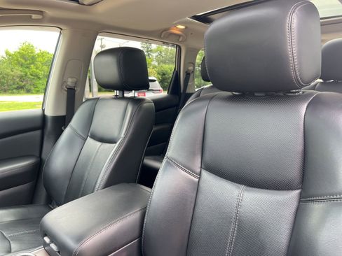 Used 2017 Nissan Pathfinder Platinum w/ Family Entertainment Package AWD/4WD image 13