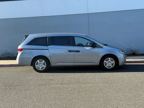 Used 2016 Honda Odyssey LX image 4