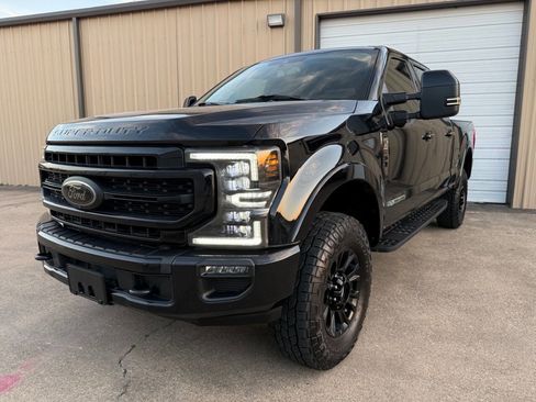 Used 2020 Ford F250 Lariat w/ Tremor Off-Road Package image 2