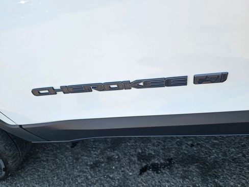 Used 2021 Jeep Cherokee Latitude Lux 80th Anniv w/ Quick Order Package 26U 80TH AWD/4WD image 32