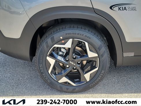 New 2026 Kia Seltos S FWD image 9