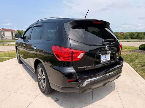 Used 2017 Nissan Pathfinder SV AWD/4WD image 3