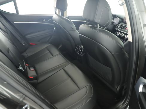 Used 2023 Genesis G70 2.0T image 23