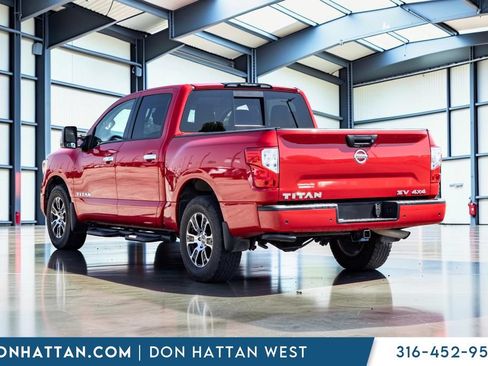 Used 2021 Nissan Titan SV w/ SV Convenience Package AWD/4WD image 20