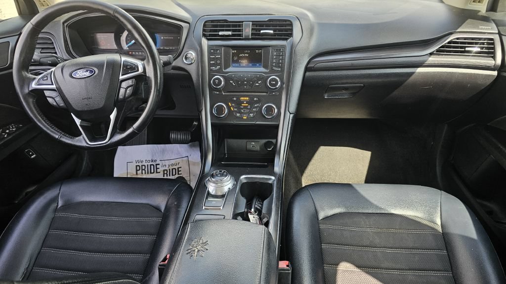 Used 2018 Ford Fusion SE w/ Equipment Group 601A FWD image 11