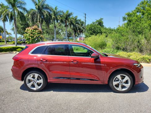 Certified 2025 Audi Q5 Premium w/ Premium Plus AWD/4WD image 3