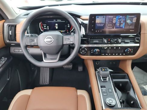 New 2026 Nissan Pathfinder Platinum image 9