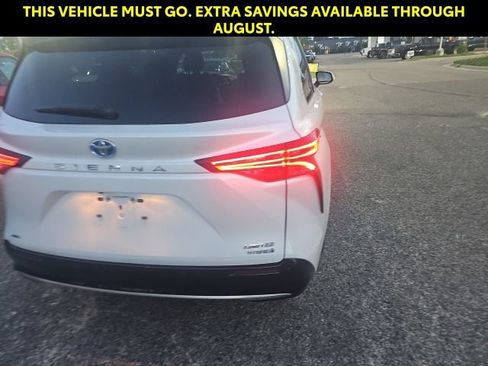 Used 2023 Toyota Sienna Limited AWD/4WD image 13