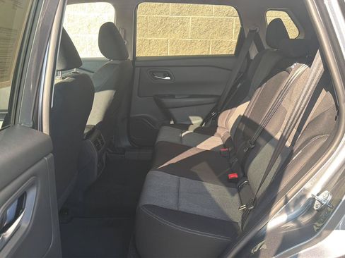 Used 2025 Nissan Rogue SV FWD image 29
