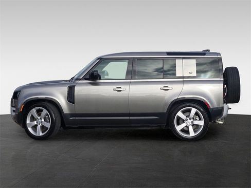 Used 2024 Land Rover Defender 110 SE image 3