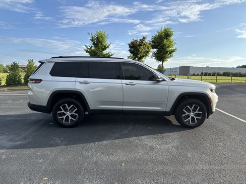 Used 2024 Jeep Grand Cherokee L Limited image 10