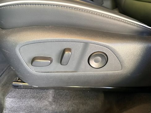 Used 2025 Buick Enclave Preferred FWD image 14