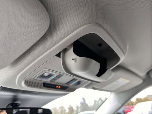 Used 2025 Ford Explorer Active image 28