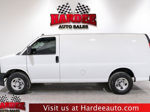 Used 2021 Chevrolet Express 2500 RWD image 1