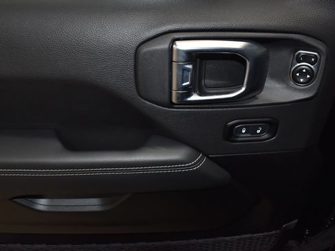 Used 2023 Jeep Wrangler Unlimited Sahara AWD/4WD image 20