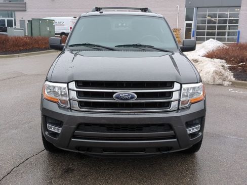 Used 2017 Ford Expedition XLT image 3