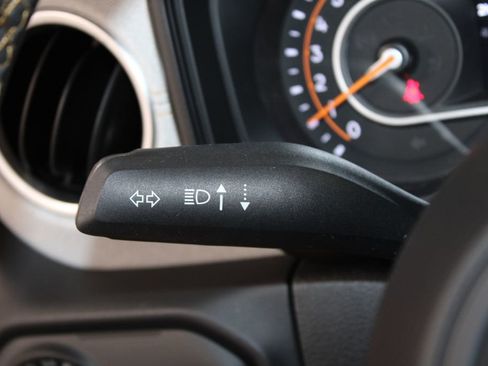 Used 2025 Jeep Wrangler Unlimited Sahara AWD/4WD image 38