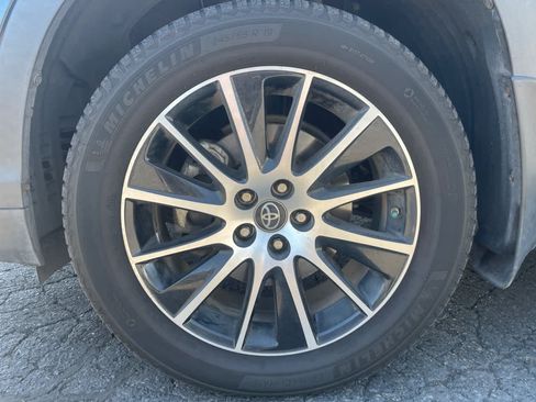 Used 2018 Toyota Highlander SE AWD/4WD image 15