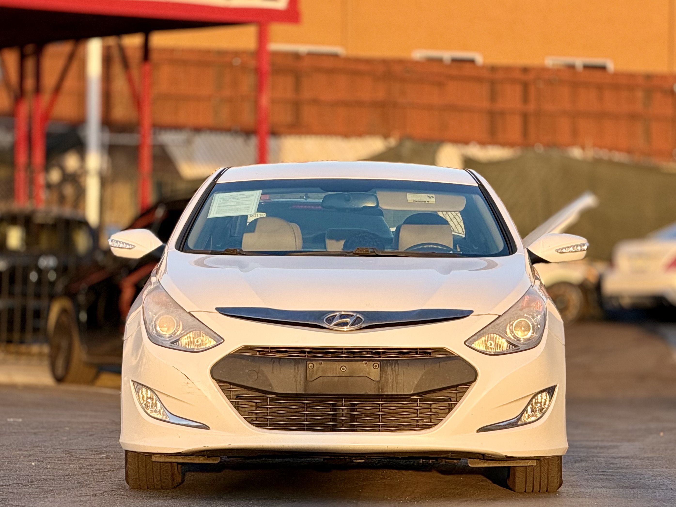 Used 2015 Hyundai Sonata Hybrid FWD image 2