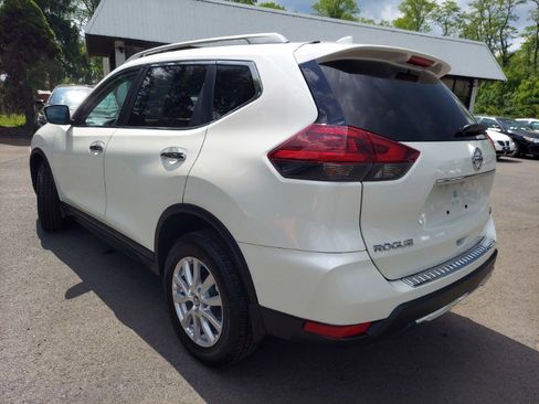 Used 2018 Nissan Rogue SV AWD/4WD image 6