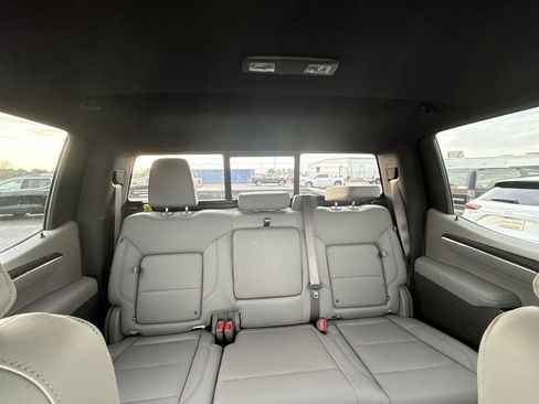 Certified 2025 GMC Sierra 1500 SLT w/ SLT Premium Package image 28