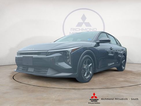 Used 2025 Kia K4 FWD image 7