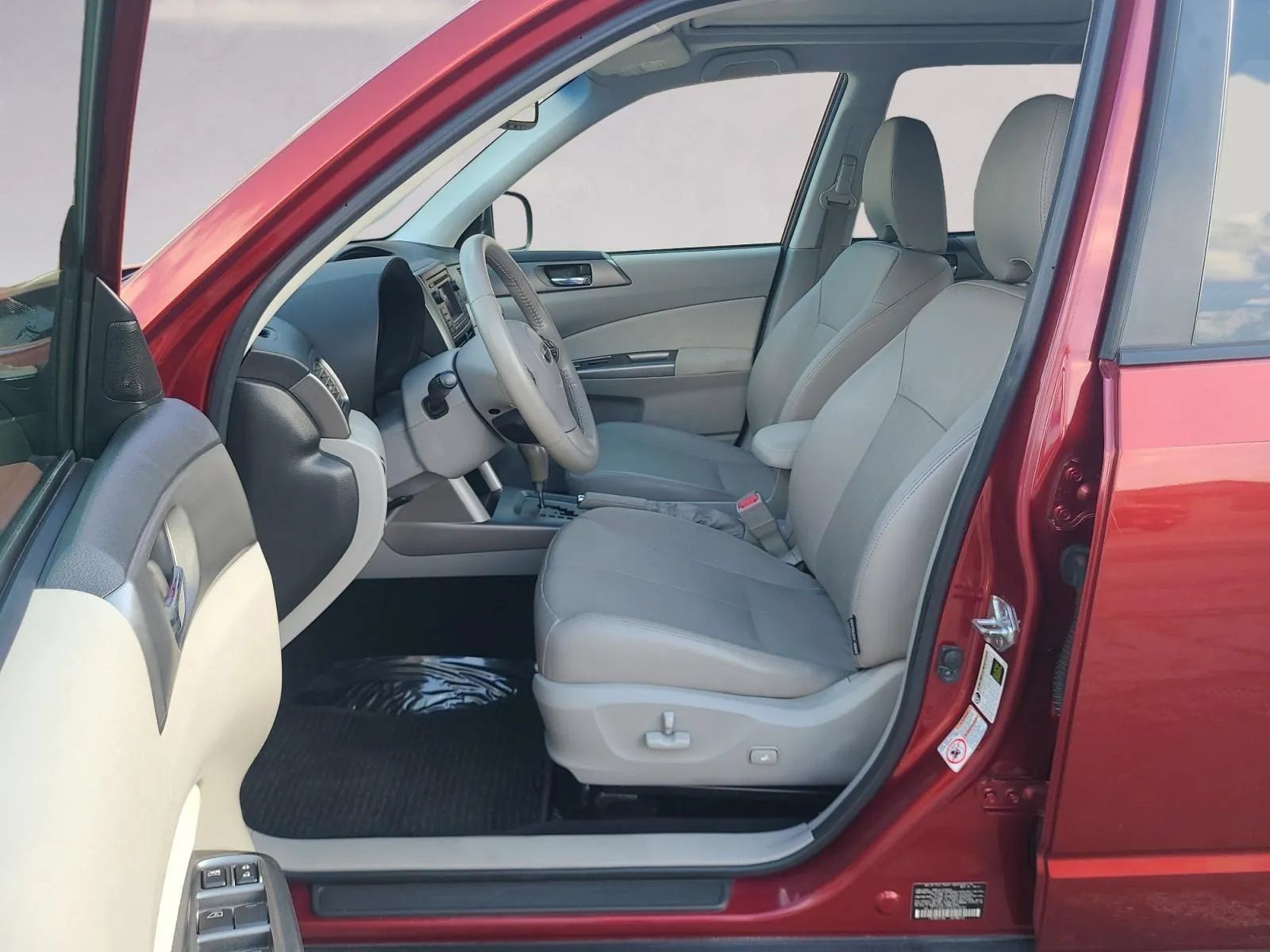 Used 2013 Subaru Forester 2.5X Limited AWD/4WD image 11