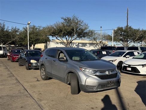 Used 2018 Honda CR-V LX image 3