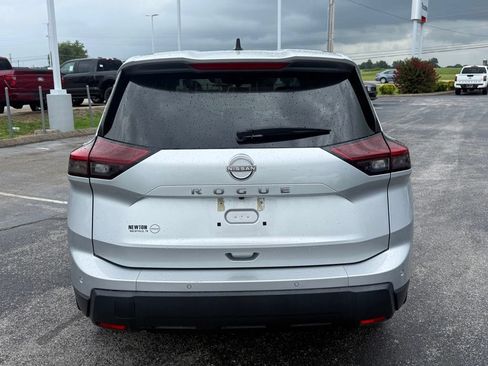Used 2025 Nissan Rogue S FWD image 16