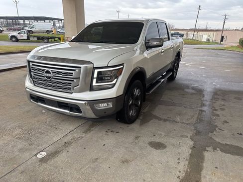 Used 2024 Nissan Titan Platinum Reserve w/ Moonroof Package image 5
