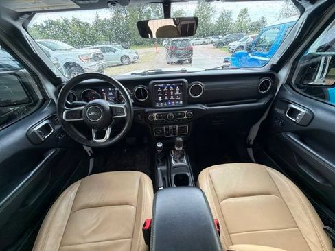 Used 2018 Jeep Wrangler Unlimited Sahara w/ Dual Top Group AWD/4WD image 17