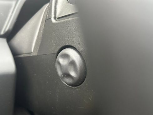 Used 2024 GMC Sierra 1500 AT4 w/ Technology Package image 44